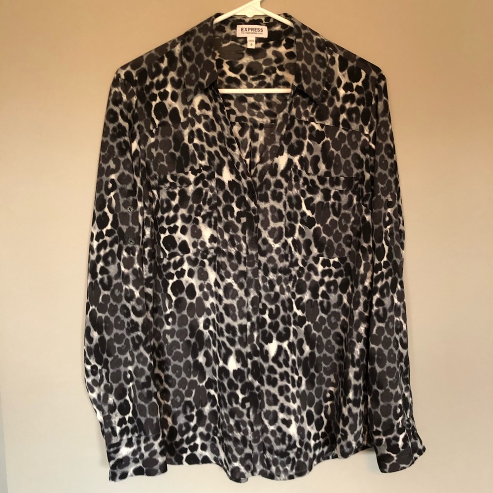 Express Leopard print portifino blouse size L